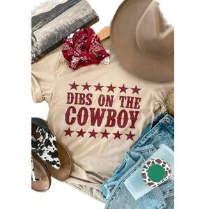 DIBS ON THE COWBOY GRAPHIC TSHIRT